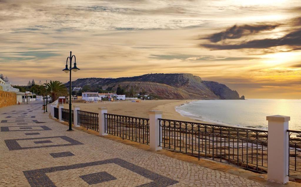 Brisa Mar Para 4 Com Piscina E Wifi Praia Da Luz Luaran gambar